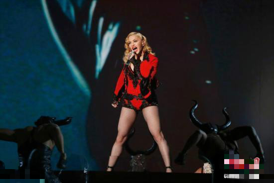 瑪丹娜麻煩不斷，被歌迷狀告態度惡劣，史泰龍前妻還曝扇她耳光 娛樂 第1張