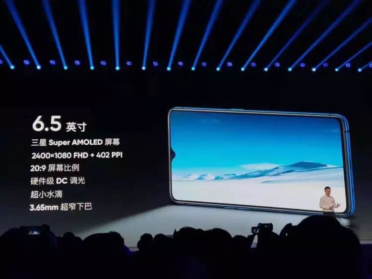 国产手机的5G战火：“双品牌互掐”与“价格战怪