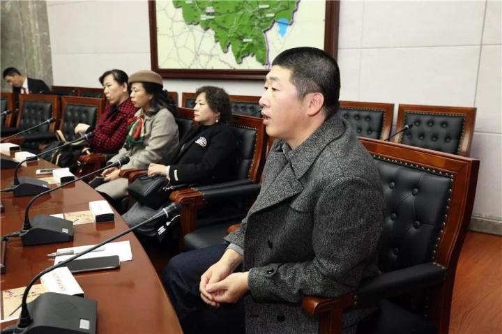 "孙浩亮说,从微电影里,看到了法官办案体现出的司法温度,一心为民.