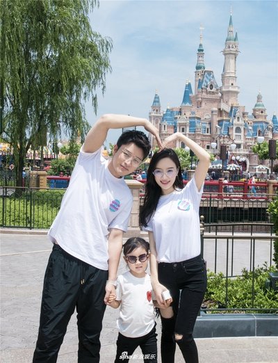 李小璐贾乃亮官宣离婚，共同抚养甜馨，声明日