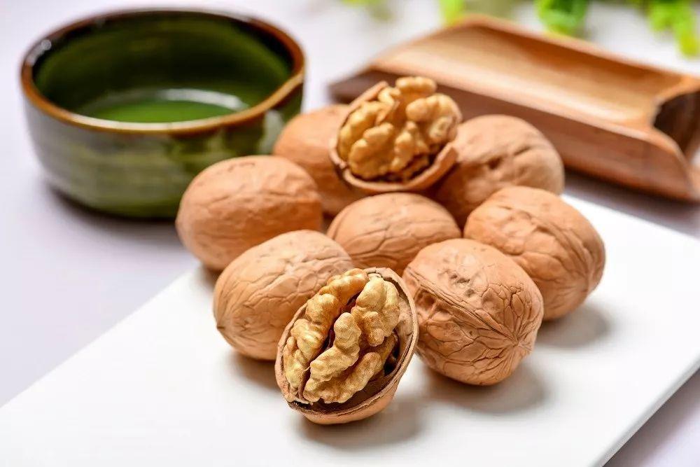 养元饮品销量下滑:靠不住的广告 卖不动的核桃(图4)