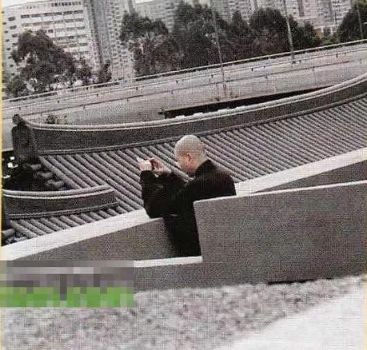 被伤透心后她遁入空门，拱手相让上亿家产，这