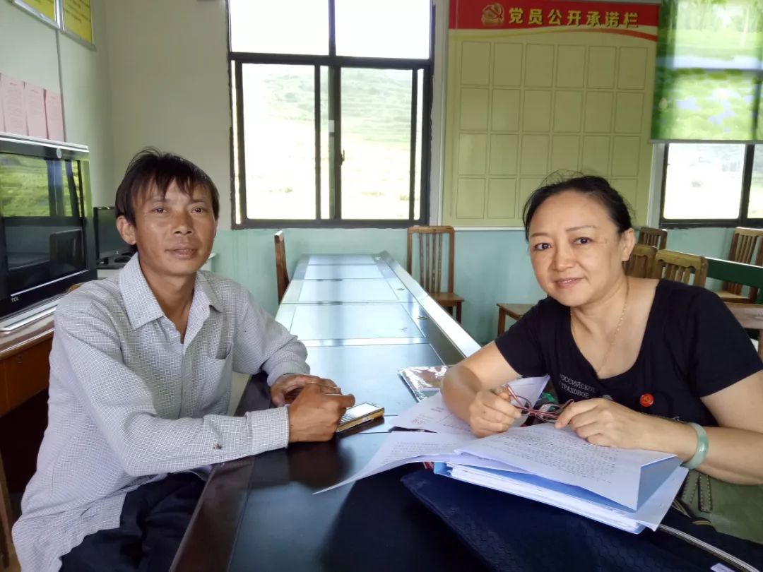 赵成才康复良好正在工地工作