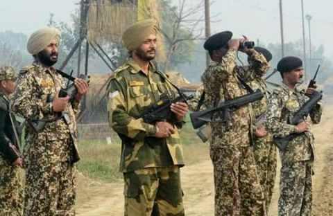 印度军队为什么不愿意戴头盔，而要花费较长时间，整理佩戴头巾_防弹