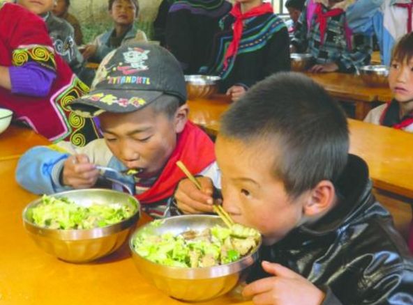 『每日说育儿知识』7岁男娃肠胃衰竭，“凶手”是家里的2种食物，很多家庭都在买