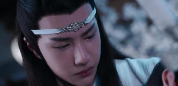也是在《陈情令》这部剧中,王一博饰演的蓝忘机是一个少言寡语的之人