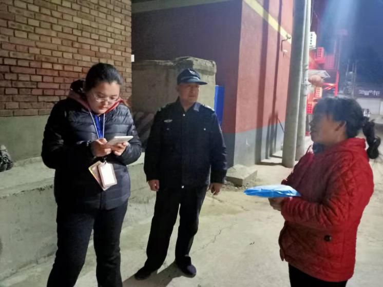 人口调查员的工作内容_努力工作图片
