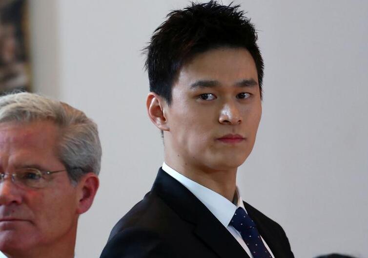 孙杨听证会现场 设备出故障误服禁药被关注_相关