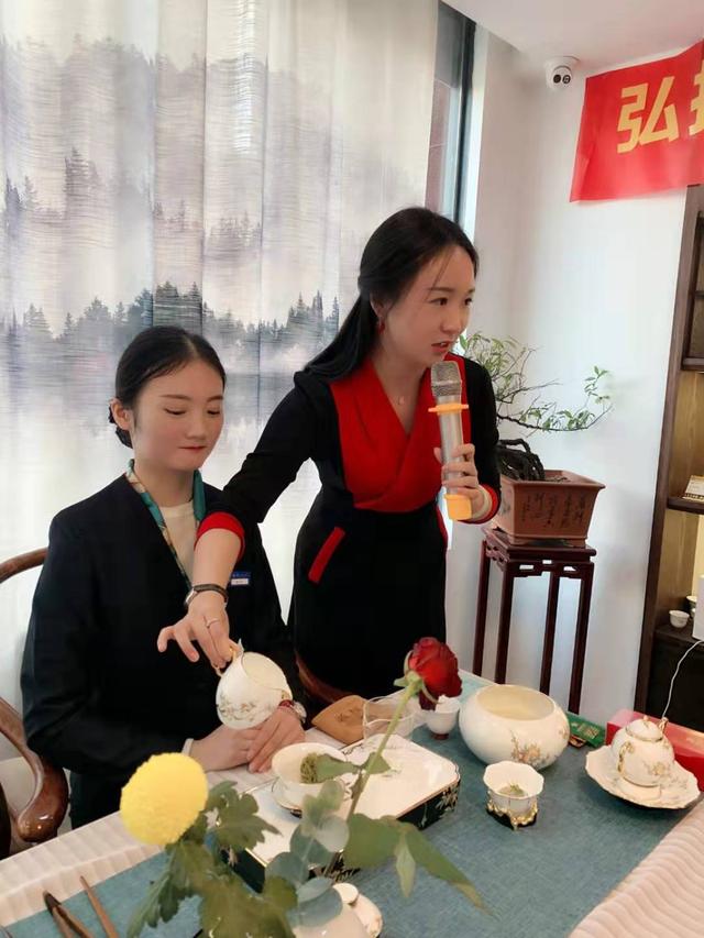 原创华祥苑鄂州店举办弘扬茶文化做优雅气质女人公益主题茶会