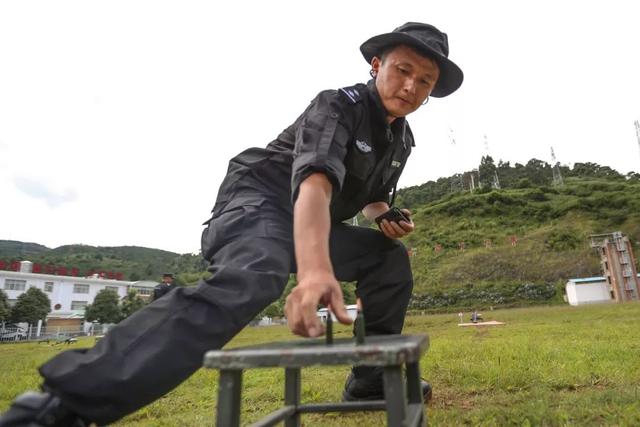 怎么样才能当刑警 a0a46de8f3dc4b29af1269fde3d51f2f.jpeg