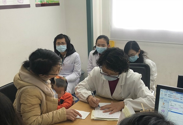 90后俏妈育儿@一到秋冬，孩子就积食脾虚？医生：做好这3件事，孩子一冬不生病