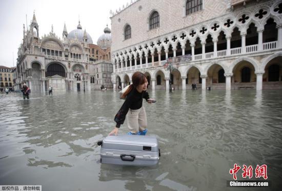 “水城”威尼斯被淹！2人遇难7大旅游景点遭破坏