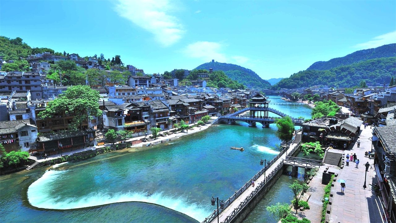 湘西自治州有多少人口_湘西自治州有多少个市(3)