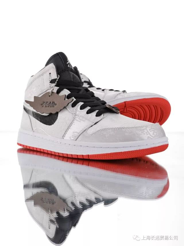 乔丹一代中帮 aj1陈冠希 clot 丝绸白黑红