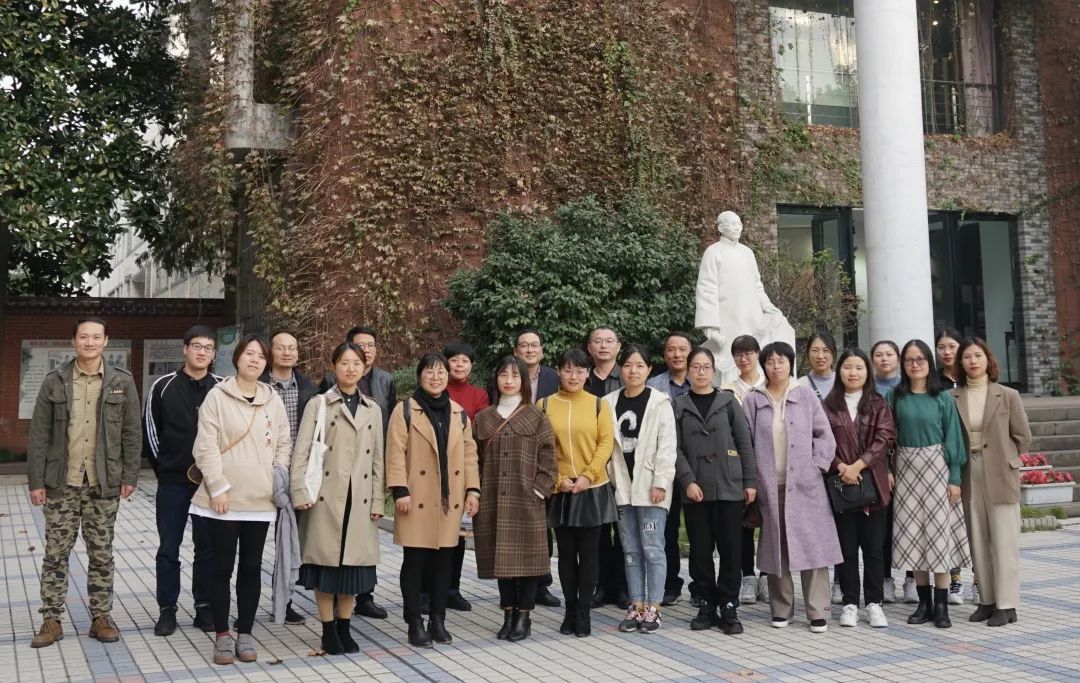 11月13日上午,童克祖名师工作室一行二十余人前往绍兴元培中学和建功