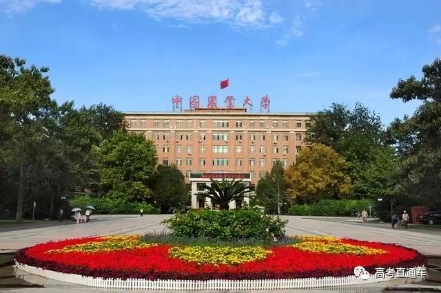 中国39所名牌大学校门盘点：你觉得哪个最好看？清华？北大？……