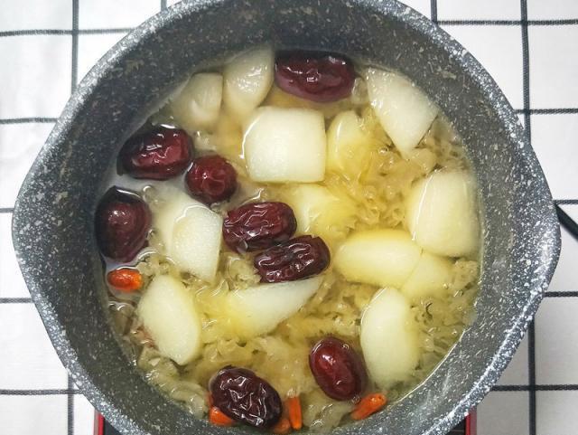 银耳怎么煮比较润肺 3670f72a74e245c8818fe4bcfeecd0ff.jpeg