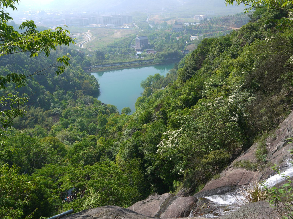 原创浙江被忽视的一座山,主峰海拔413米,李白曾来此游历,就在杭州