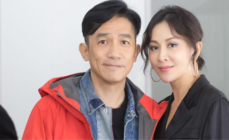 刘青云郭蔼明近照，两人共吃一份西餐，21年丁克