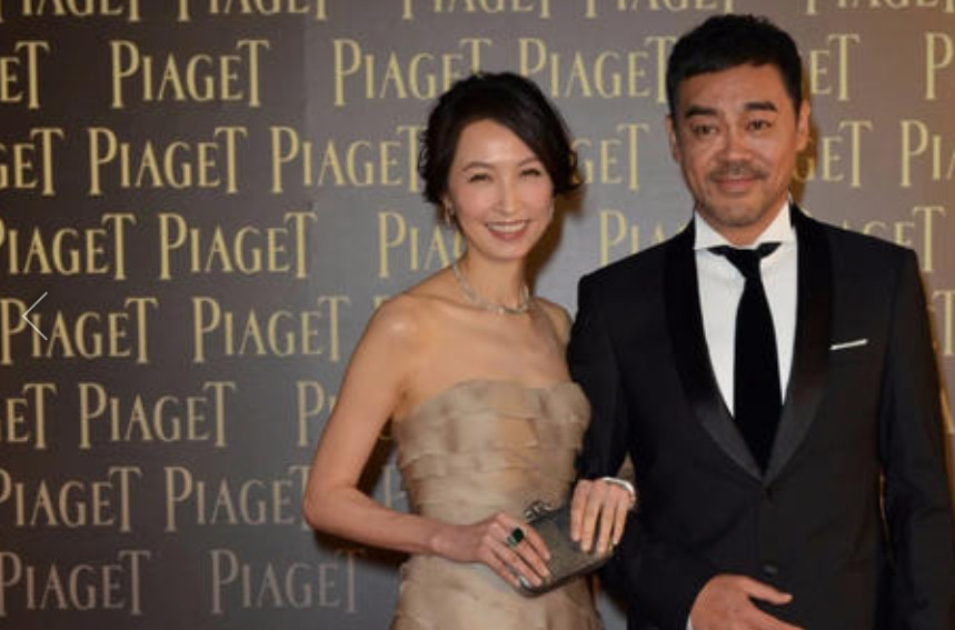 刘青云郭蔼明近照，两人共吃一份西餐，21年丁克