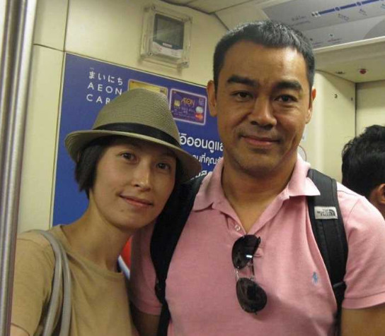 刘青云郭蔼明近照，两人共吃一份西餐，21年丁克