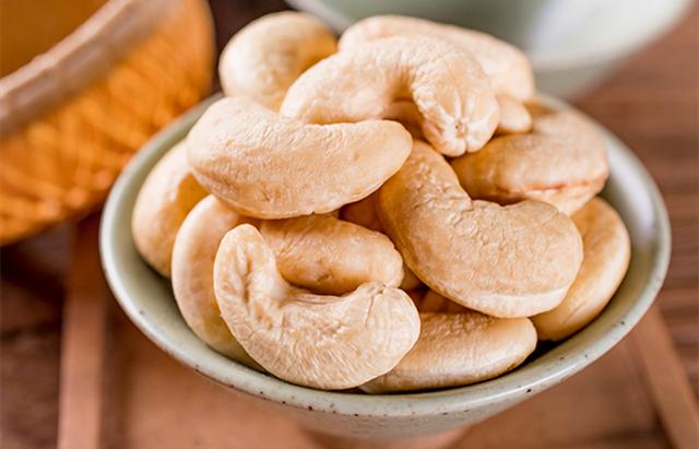 买的腰果为什么没有壳