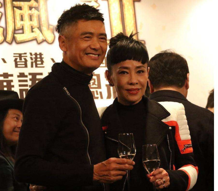 刘青云郭蔼明近照，两人共吃一份西餐，21年丁克