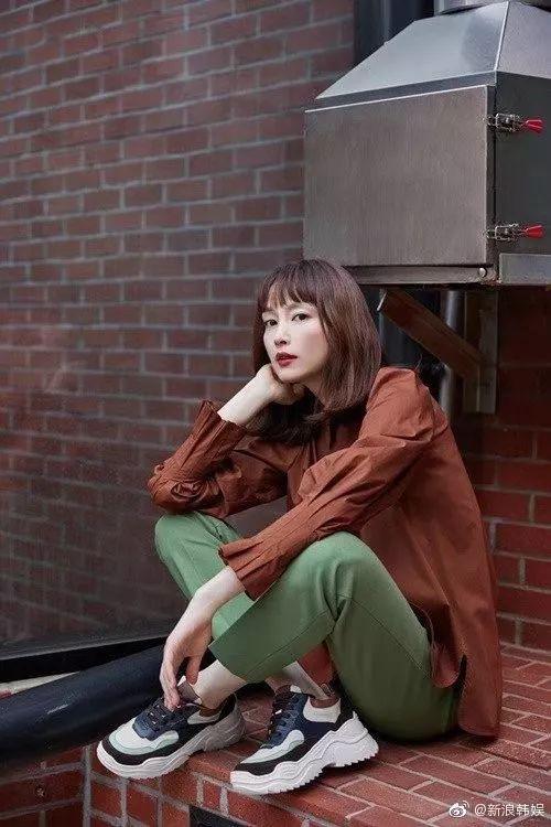 四十人的照片怎么拍 fefc3767e96d495c9757adba9c2d4148.jpeg