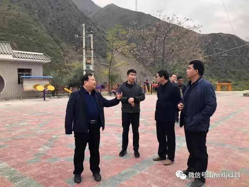 (来源:文县临江发布) 11月16日,县委副书记陈军,县扶贫办主任叶柏林