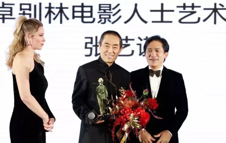 张艺谋所导演的作品曾获得柏林电影节金熊奖,银熊奖及两次威尼斯电影