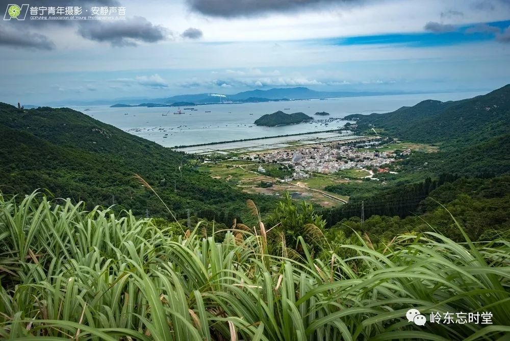 深澳镇是南澳的老县城所在地,位于南澳岛东北部,三面环山,一面濒海.