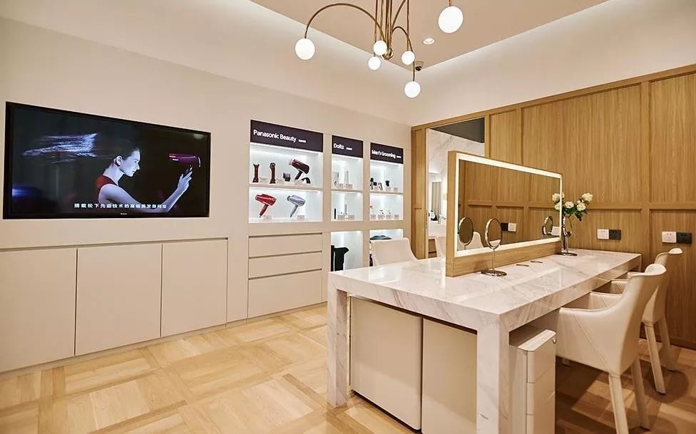松下国内首家旗舰店来了，引入咖啡、SPA、养老