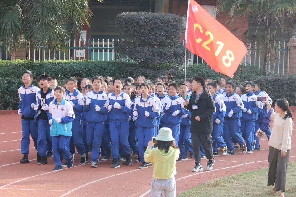 舞动青春跑向未来慈晖学校初一年级举行兔子舞及跑操比赛有视频哦