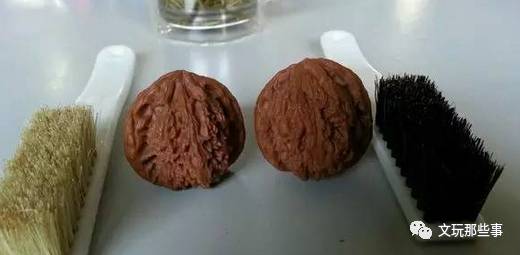 如何刷核桃比较好 a82e4668b76d4917becd546ffe7f71d8.jpeg