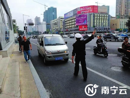 南宁民族大道全线禁停车辆 违停将被处罚