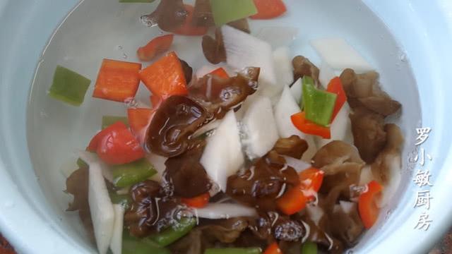 木耳焯水需要放油吗 f37a9d2919bc4c9fad50efd297d3cd55.jpeg