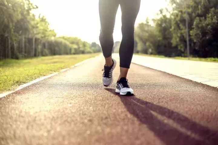 健康 | 走路有10大好处，你都知道吗？这么走最有益健康！