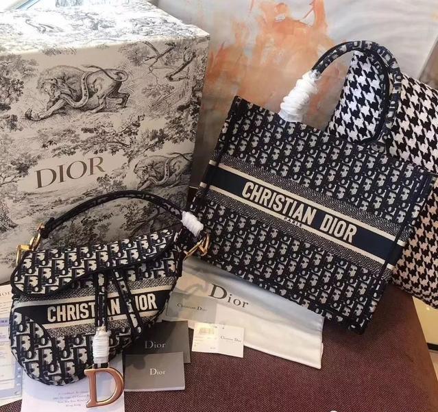 ȫ���ֵ�Ĵ��ư������ļ���?