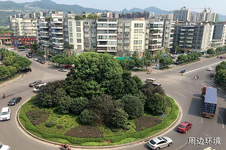 在城镇居住一年以上的按城镇人口_读右图.若飞机从甲地经最短航线飞往乙地