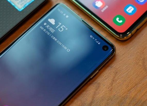 三星彻底发飙！三星S10跌至新低价，iPhone11迎最强