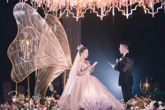 梦见与心爱的人深情相拥,解读梦境中的浪漫与情感纽带 梦见与心爱的人深情相拥,解读梦境中的浪漫与情感纽带