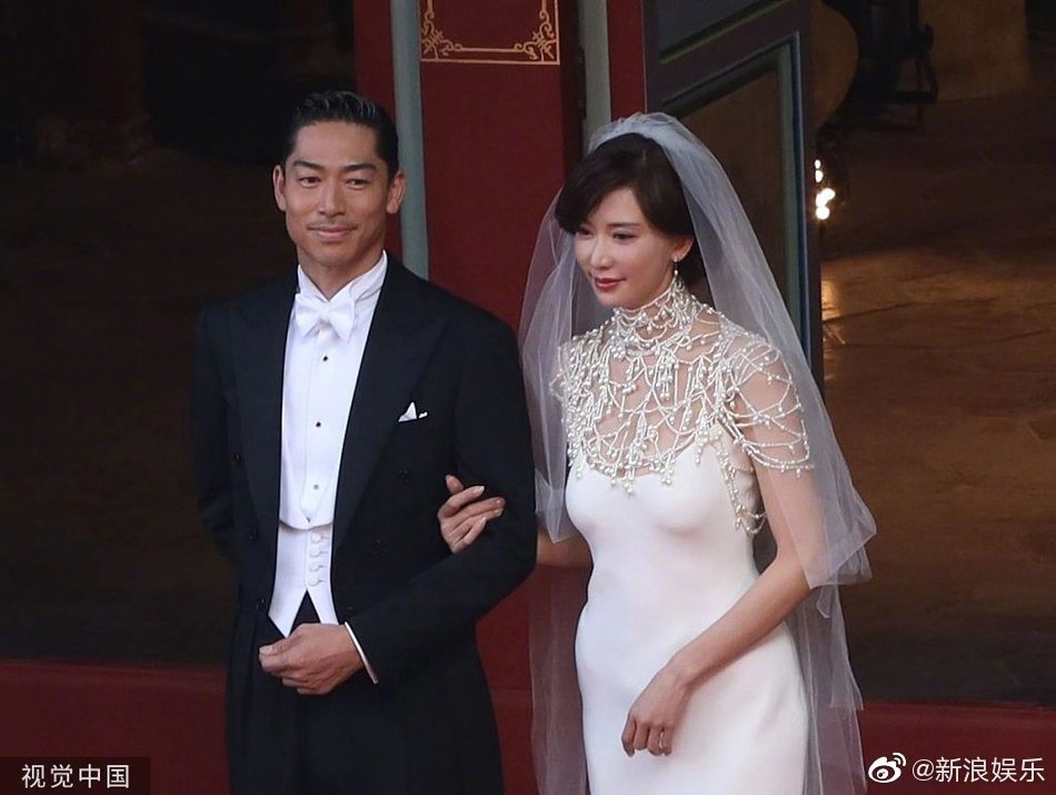 国民女神林志玲大婚，中式礼服更显身材！
