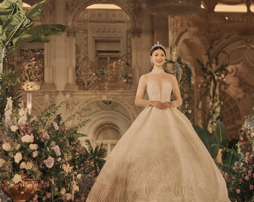 西装与婚纱结合 9ab98ee1b17741068f264bebb7ab11c1.png