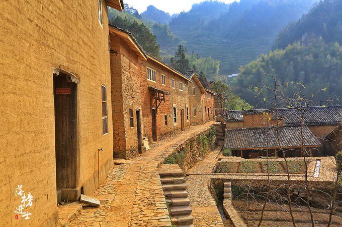 浙江上田村被誉为“民宿村”，这里的村庄都被改造成了民宿