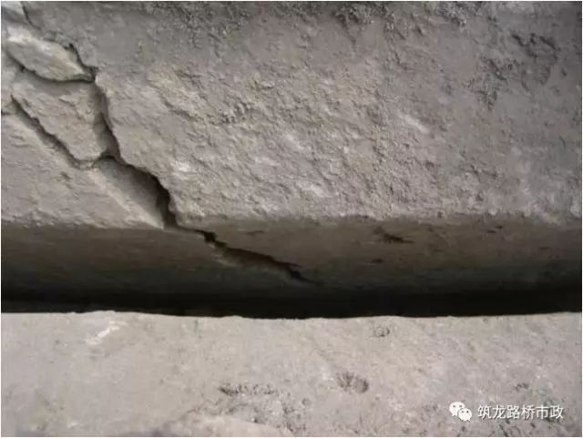 公路桥梁常见病害及加固方法，多图文展示！裂缝 