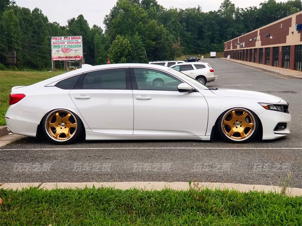 十代雅阁改装低趴姿态 电镀轮毂浮夸抢眼