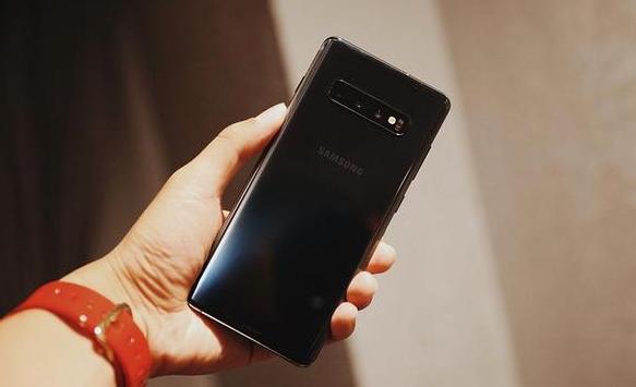 三星彻底发飙！三星S10跌至新低价，iPhone11迎最强