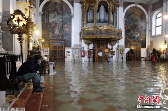 威尼斯经历150年来最危险一周高水位仍将持续