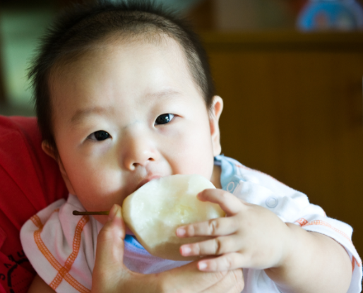 「蓝象宝贝育儿」告诫：脾胃虚弱的孩子，冬季这3类食物要少吃，容易积食不发育