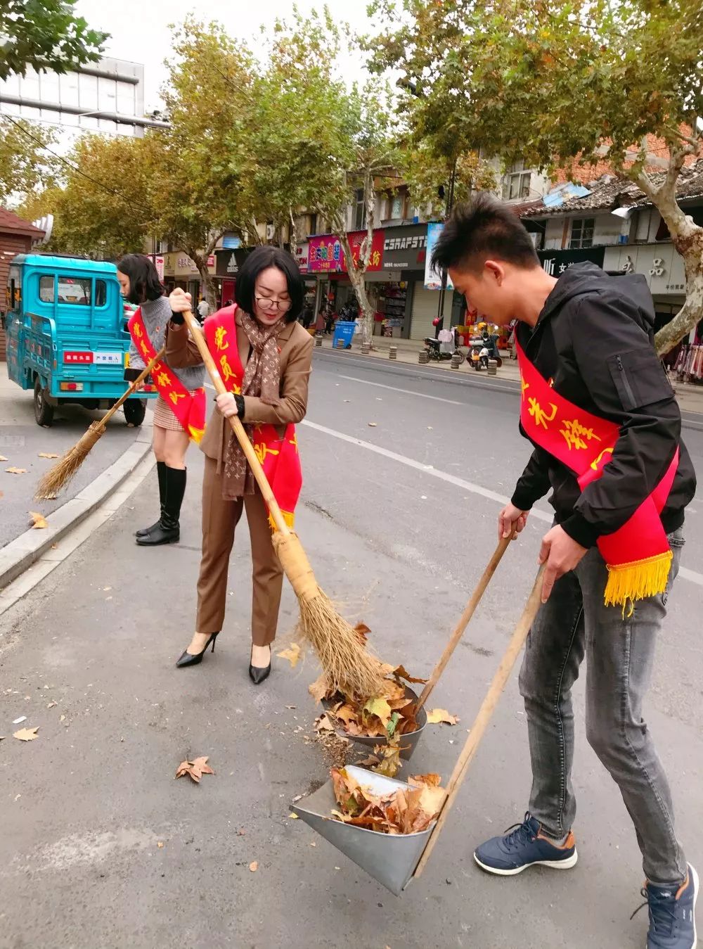 主题教育进行时办实事做好事践行初心看行动仙居县中心幼儿园党支部